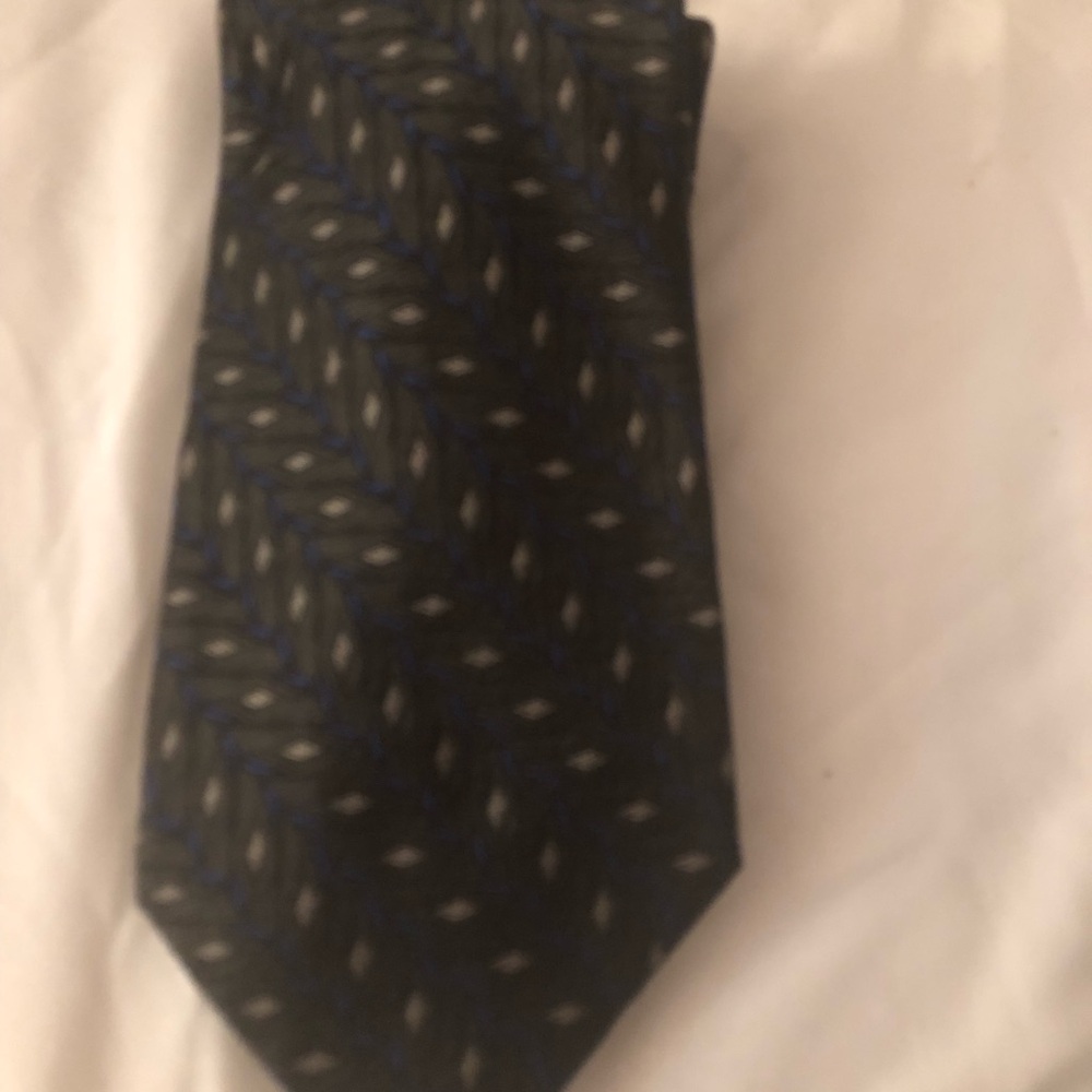 Robert Talbott  Men's silk  Black and Blue Patterned Tie
